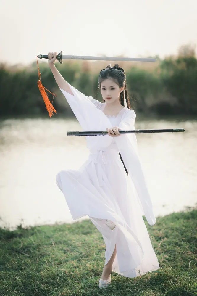 Yoga or Tai Chi? The Best Choice for Your Golden Years